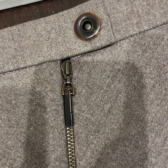 Brunello Cucinelli taupe melange skirt with front asymmetrical zipper detail - Picture 2 of 6